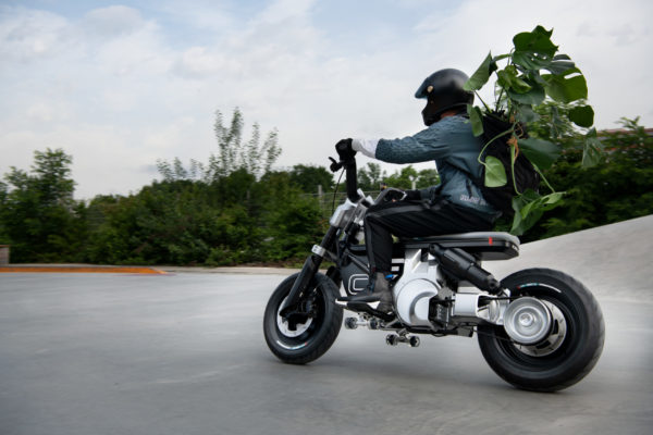 P90434018_highRes_bmw-motorrad-concept